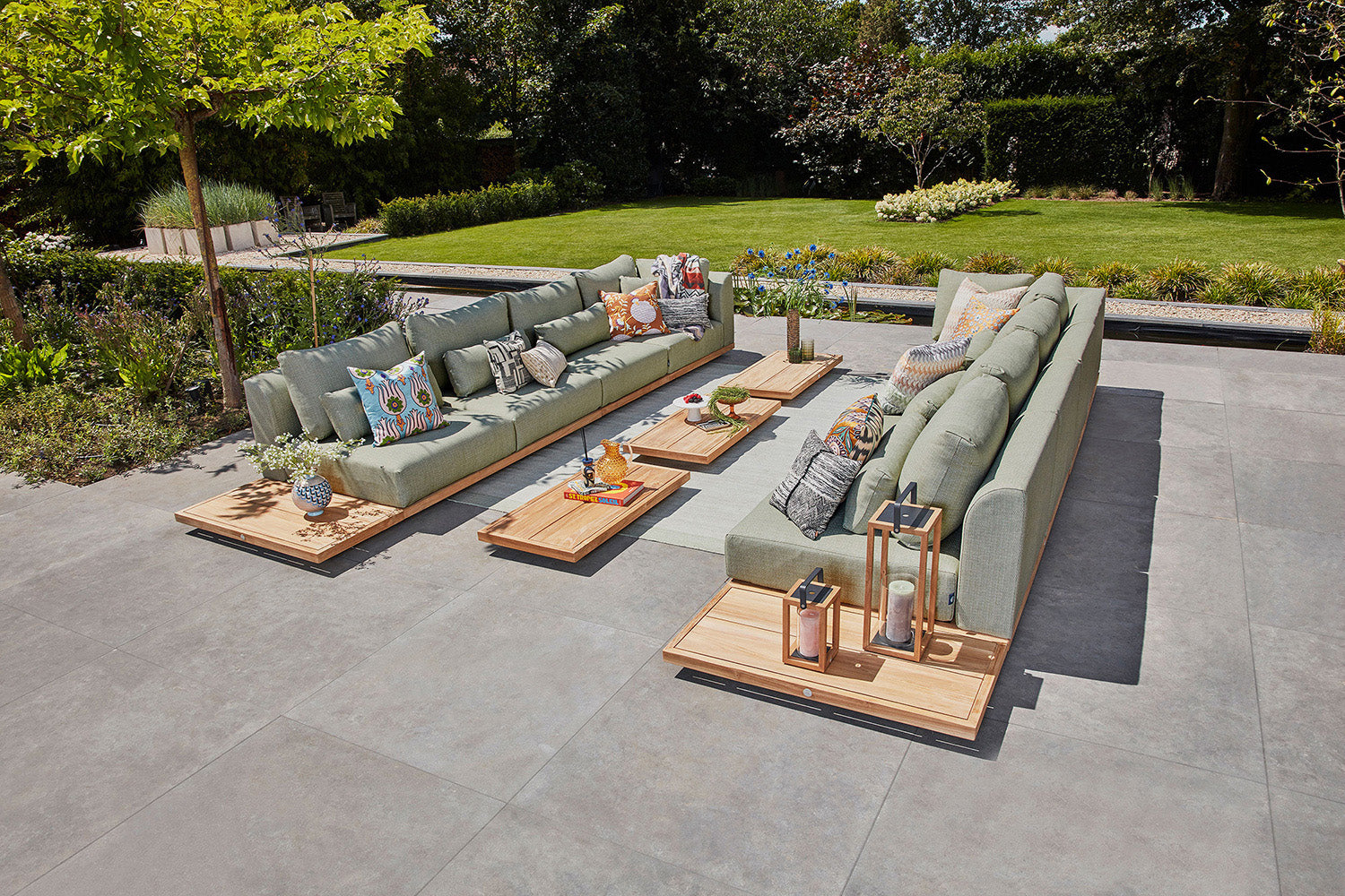 Luxury Outdoor Sofas | Aluminium Garden Sofas & Outdoor Modular Sofas ...