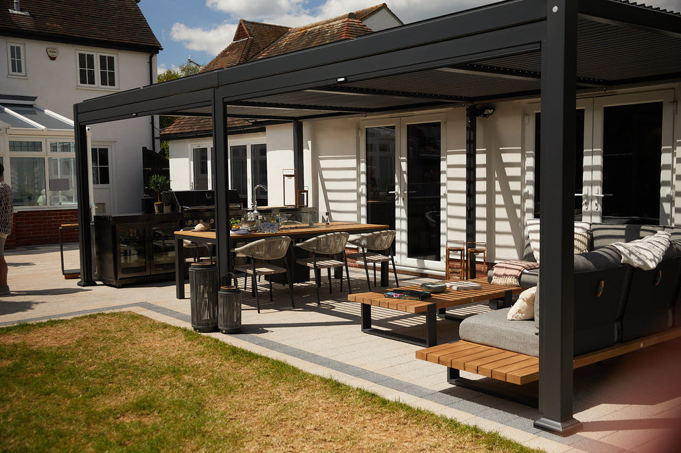 Manual louvered pergolas – Suns Lifestyle
