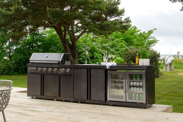 Outdoor kitchen from suns lifestyle