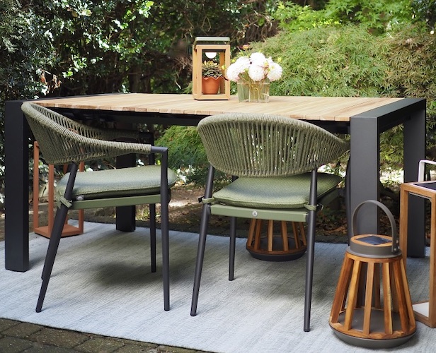 Outdoor Rialto extendable table